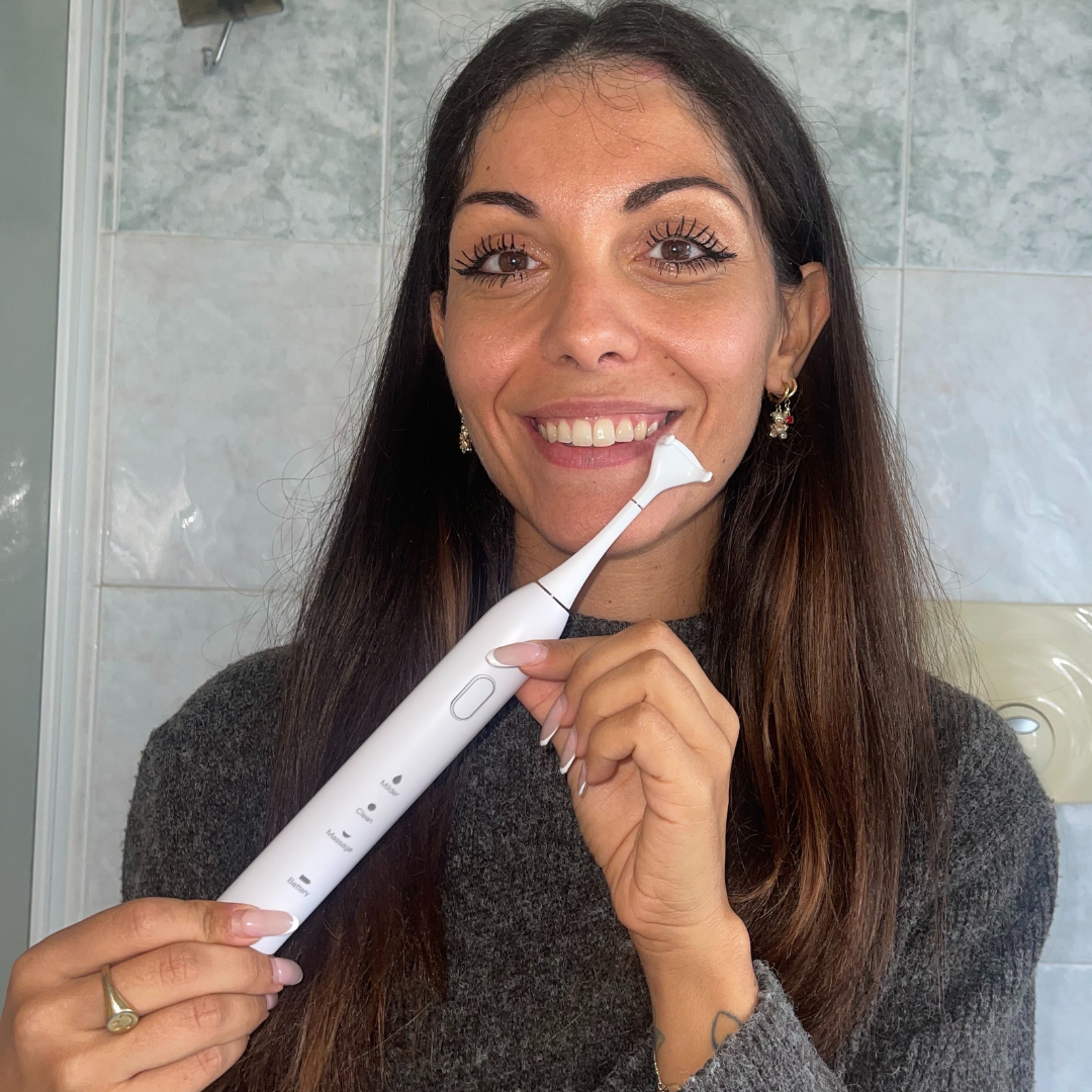 flo+  Il primo spazzolino elettrico con filo interdentale