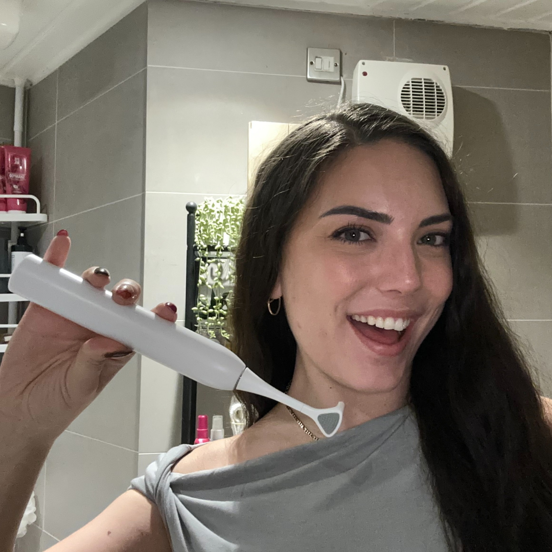 flo+  Il primo spazzolino elettrico con filo interdentale